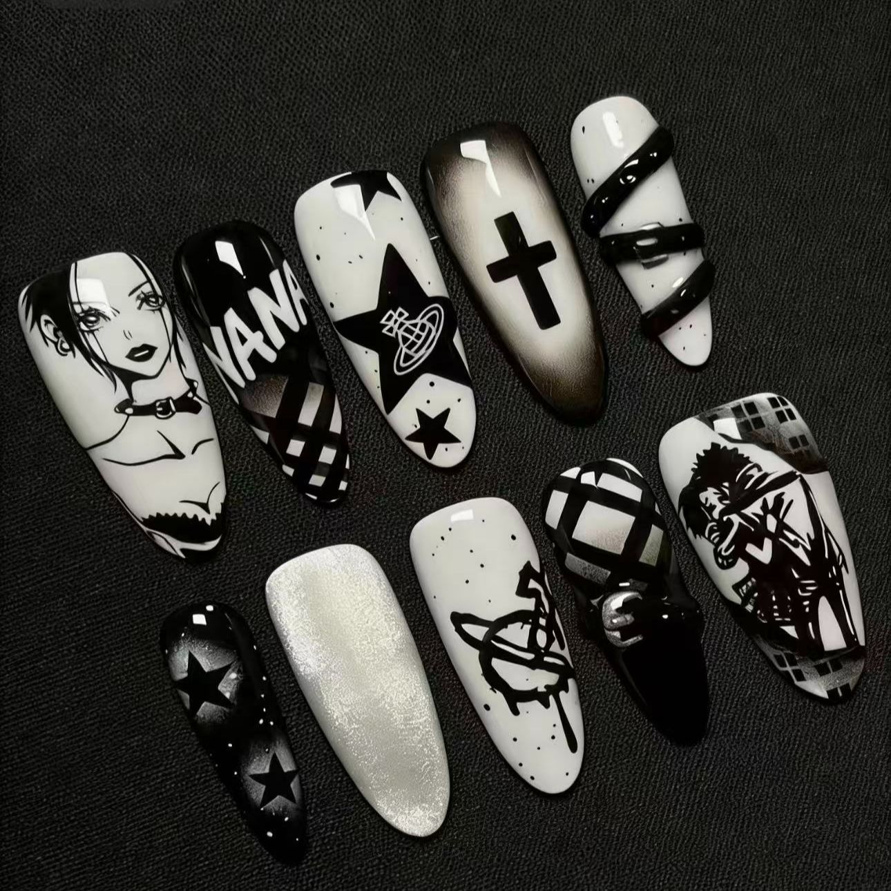 Nail Art - NANA Punk Style Nagels Donkere Esthetiek